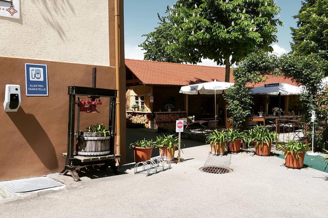 Gasthof Zum Goldenen Kreuz Wilhelmsdorf  Luaran gambar