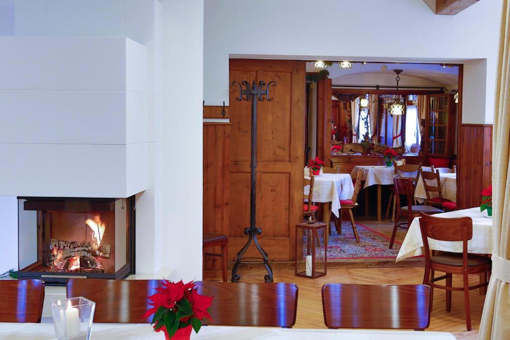 Gasthof Zum Goldenen Kreuz Wilhelmsdorf  Luaran gambar
